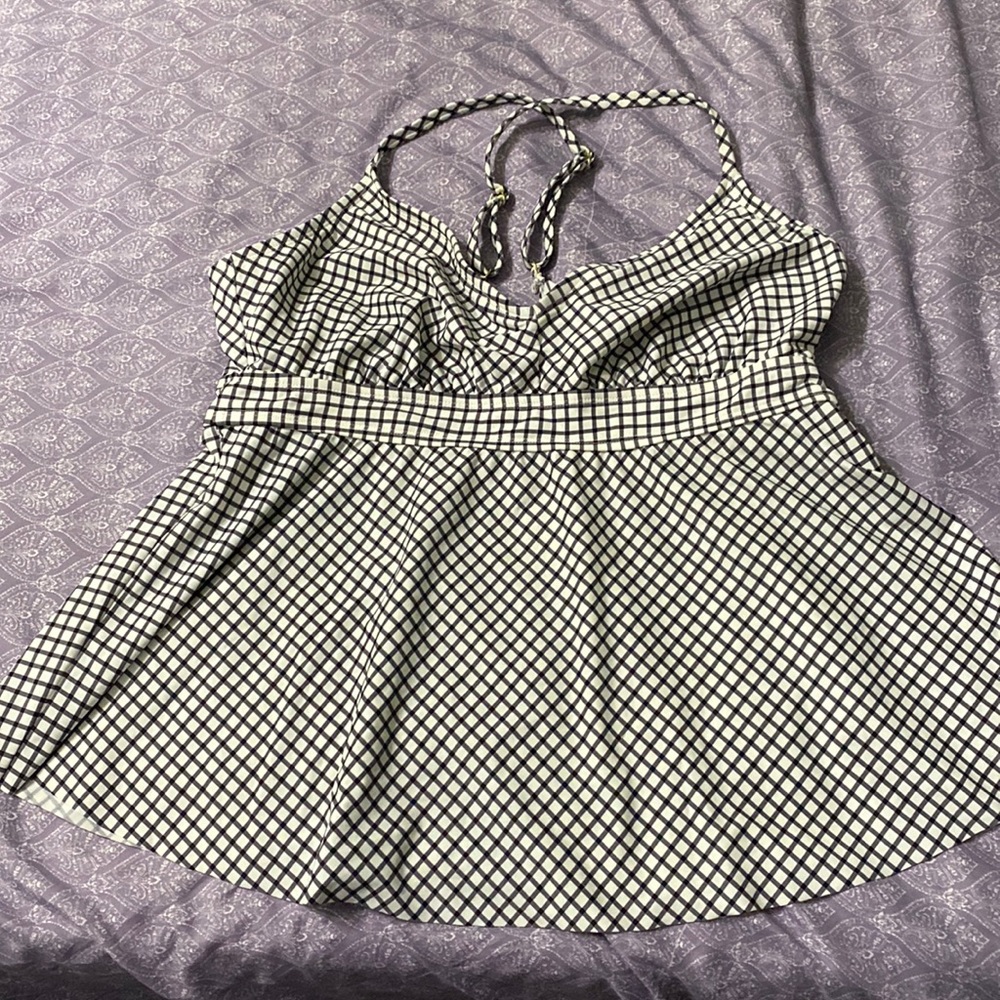 Kona Sol Bathing suit top. Size XL.